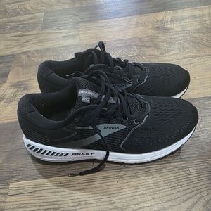 Brooks Beast 20 Men's Black Running Shoes